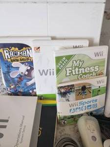 lot 103 image: Nintendo Wii Collection