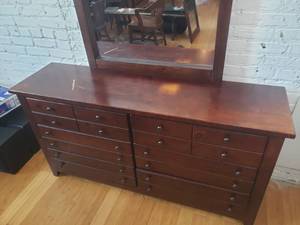 lot 93 image: Six Drawer Oak Dresser & Vanity