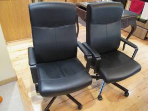 lot 10 image: (2) Office Chairs Great Shape...