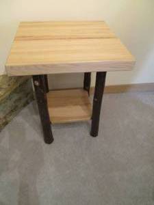 lot 18 image: Hickory Wood Handmade 20 Square Cof...