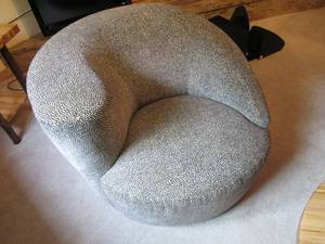 lot 21 image: Swivel Side Chair Great Shape...