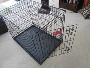lot 35 image: Large Dog Kennel (36 X 24 X 36)...