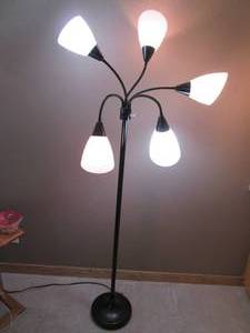 lot 36 image: 5 Bulb Floor Lamp...