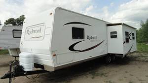 lot 2 image: 2007 Forest River Travel Trailer