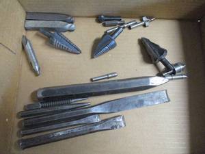 lot 20 image: Tools