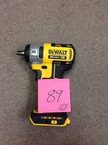 DEWALT 20-Volt MAX Lithium-Ion 38 in. Cordless Compact Impact Wrench (Tool-Only)&nbsp&nbspin good condition
