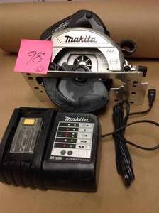 MAKITA 18-Volt 6-12 in. LXT Lithium-Ion Sub-Compact Brushless Cordless Circular Saw&nbsp&nbspin good condition