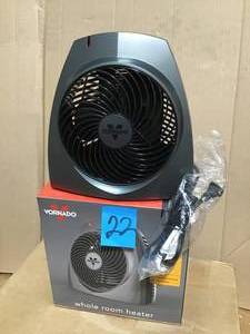 lot 22 image: Vornado 5122 BTU 1500-Watt Portable Electric Fan Heater Furnace VH200 Whole Room Vortex in good condition
