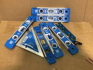 lot 30 image: UltraView LED 9 in. Torpedo Level in good condition