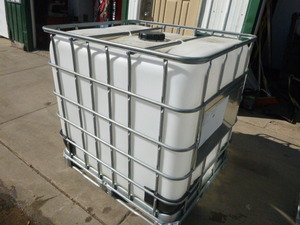 250 Gallon Plastic Tote with Metal Frame and Spigot
