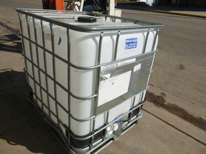 250 Gallon Plastic Tote with Metal Frame and Spigot