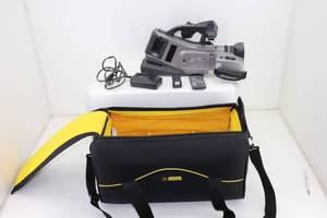 lot 6 image: Panasonic AG-DVC7 Mini DV Camcorder