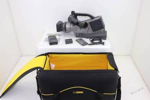 lot 8 image: Panasonic AG-DVC7 Mini DV Camcorder