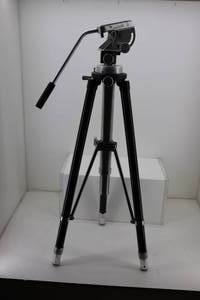 lot 22 image: Large Commercial Tripod