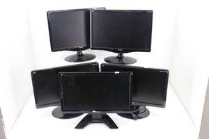 lot 61 image: (5) Viewsonic Monitors