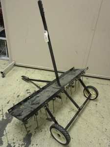 lot 207 image: AGRI-FAB 40 TINE TOW LAWN DETHATCHER