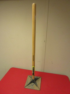 lot 212 image: YARD-WORKS 10 x 10 TAMPER, PREMIUM GRADE WITH 45 ASH HANDLE