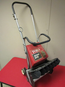 lot 214 image: TORO SNOW PUP 18 SNOW BLOWER