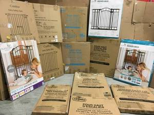 LOT OF BABY SAFETY GATES DIFFERENT SIZES SEE PICS