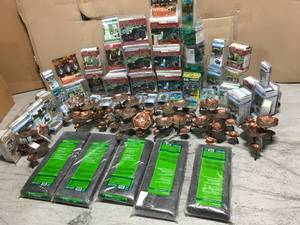 MIXED LOT OF OUTDOOR PONDPATIO ACCESSARIES SEE PICS