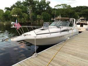 lot 1 image: 1992 Sea Ray 290 Sundancer & Trailer