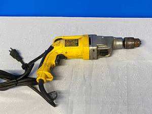 DEWALT DRILL