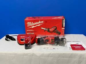 MILWAUKEE M12 HACKZALL