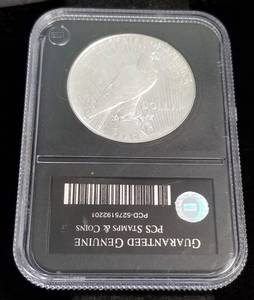1922-D PEACE SILVER DOLLAR IN BLACK HOLDER