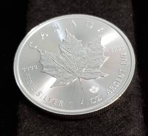2020 CANADA $5 SILVER MAPLE LEAF 1 TROY OZ .9999 FINE SILVER