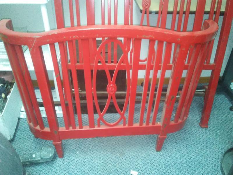 lot 2 image: Headboard footboard antique metal