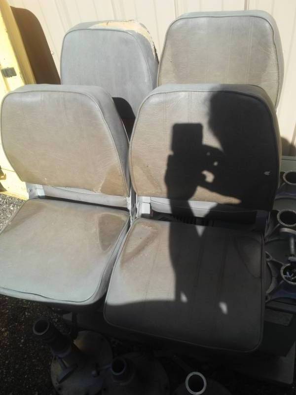 lot 75 image: 4 WISE brand fishing chairs.