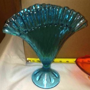 lot 27 image: Glass