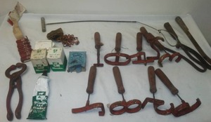 lot 60 image: Branding & tagging cattle supplies