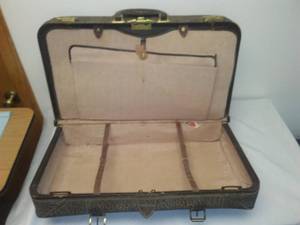 lot 81 image: Vintage Leather Suitcase.