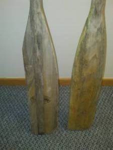 lot 93 image: Vintage Wood 1 Oar, 1 paddle.