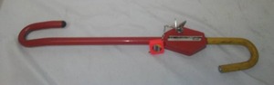 lot 95 image: The original club with keys.