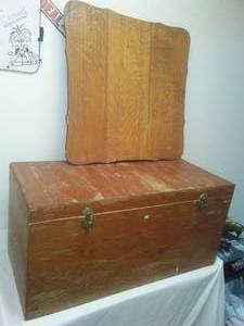 lot 97 image: Pine Box & Oak tabletop,