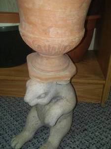 lot 99 image: Rabbit Pot & more.