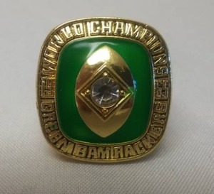 lot 23E image: Green Bay Packers Super Bowl Ring 1965, Bart Starr, NFL Size 11.