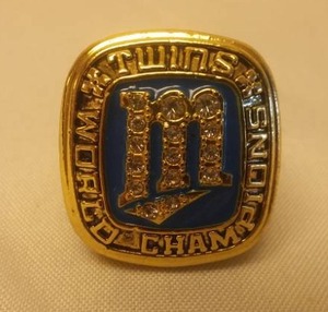 lot 23G image: Minnesota Twins 1987 World Championship. Ring, World Series Champs, size 11.5 MLB.