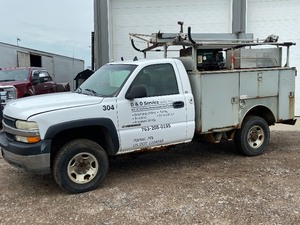 lot 5 image: 2001 Chevrolet Silverado 2500 H.D.