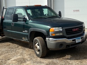 lot 2 image: 2007 Chevrolet 3500 Duramax Diesel