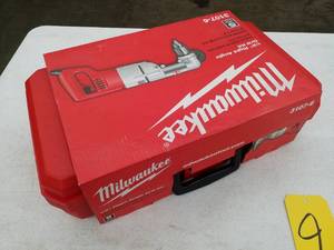 lot 9 image: Milwaukee 12in. Heavy Duty Right Angle Drill Kit 3107-6 with Carry Case