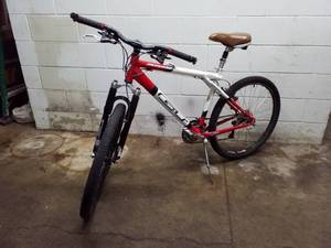 lot 28 image: Next Backwoods Mens 18-Speed Trail Bike
