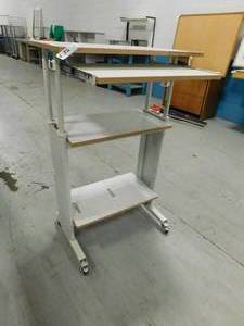 lot 52 image: Rolling Stand Up Work Station - 27.5(w) x 19.75(d) x 45.5(h)
