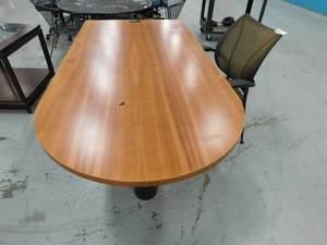 lot 37 image: Desk with Chair