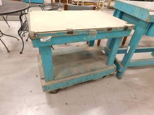 lot 42 image: 2 - Wood Work Stations