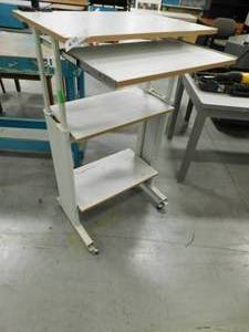 lot 43 image: Rolling Stand Up Work Station - 27.5(w) x 19.75(d) x 46(h)