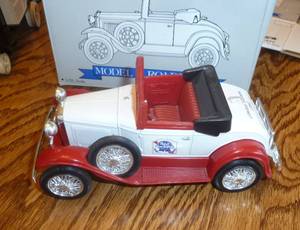 lot 122 image: SpecCast Pabst Blue Ribbon Model A and 1955 Chevy Cameo Pickup Banks