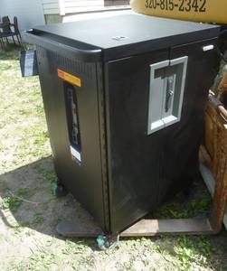 lot 139 image: New Locking Bretford Core X Technology Cabinet on Wheels
